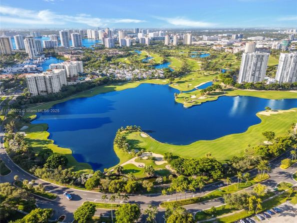 3701 N Country Club Dr 1009, Aventura FL 33180
