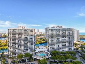 3701 N Country Club Dr 1009, Aventura FL 33180