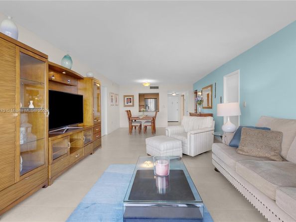 3701 N Country Club Dr 1009, Aventura FL 33180