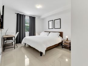 17100 N Bay Rd 1610, Sunny Isles Beach FL 33160