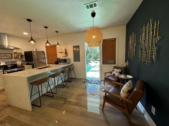 207 SW 11th Street, Fort Lauderdale FL 33315
