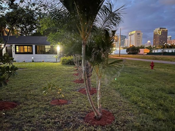 207 SW 11th Street, Fort Lauderdale FL 33315