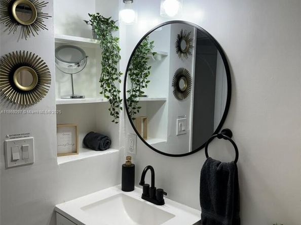 207 SW 11th Street, Fort Lauderdale FL 33315