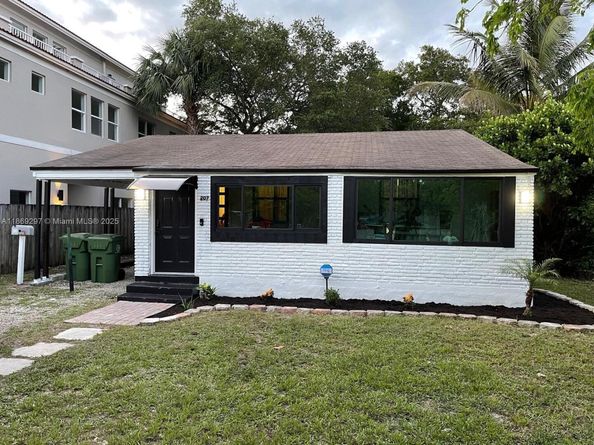 207 SW 11th Street, Fort Lauderdale FL 33315