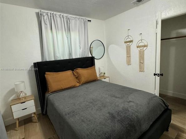 207 SW 11th Street, Fort Lauderdale FL 33315