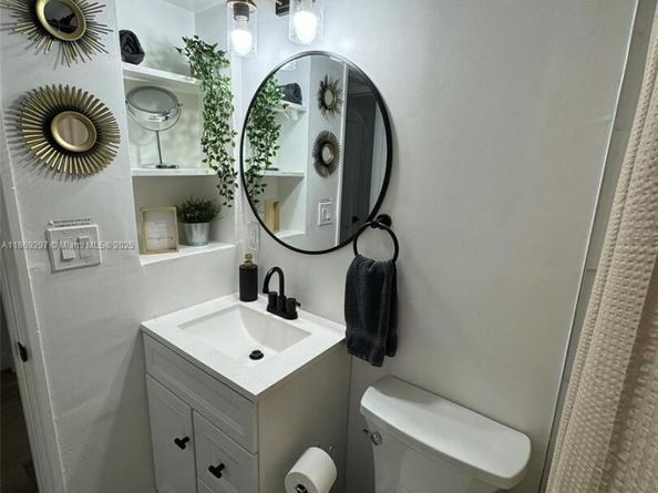 207 SW 11th Street, Fort Lauderdale FL 33315