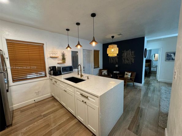 207 SW 11th Street, Fort Lauderdale FL 33315