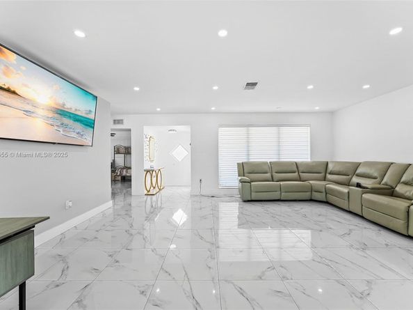 7601 Harbour Blvd, Miramar FL 33023