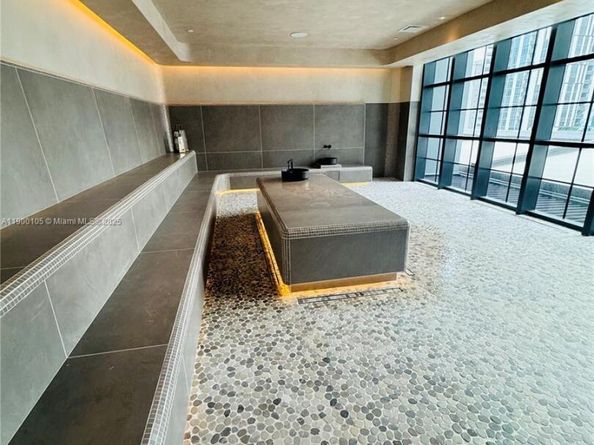 159 NE 6th St 4314, Miami FL 33132