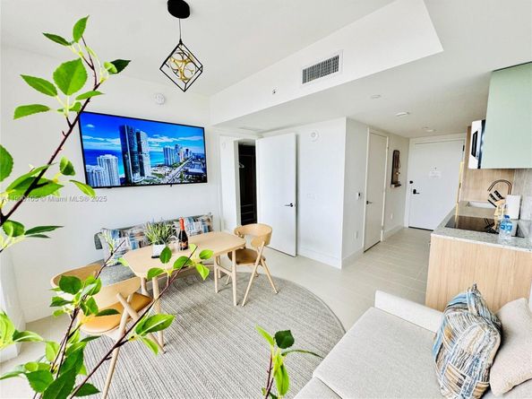 159 NE 6th St 4314, Miami FL 33132