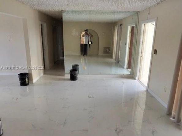 14405 SW 105th Ct, Miami FL 33176