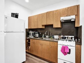 7710 Carlyle Ave, Miami Beach FL 33141