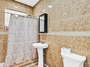 7710 Carlyle Ave, Miami Beach FL 33141