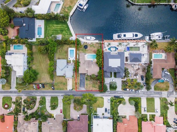 496 Holiday Dr, Hallandale Beach FL 33009