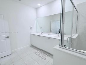 2355 NW 125th St, Miami FL 33167