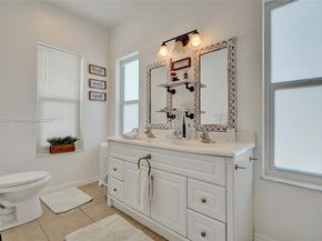 1129 10th St, West Palm Beach FL 33401