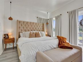 1129 10th St, West Palm Beach FL 33401