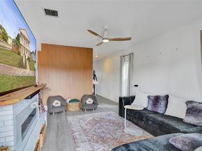 1129 10th St, West Palm Beach FL 33401