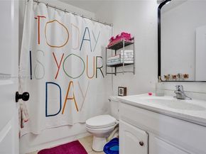 1129 10th St, West Palm Beach FL 33401