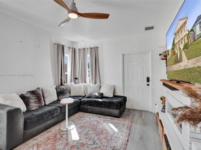 1129 10th St, West Palm Beach FL 33401