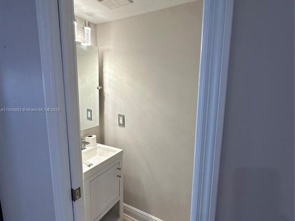 Undisclosed Address #A11908893, Miami FL 33183