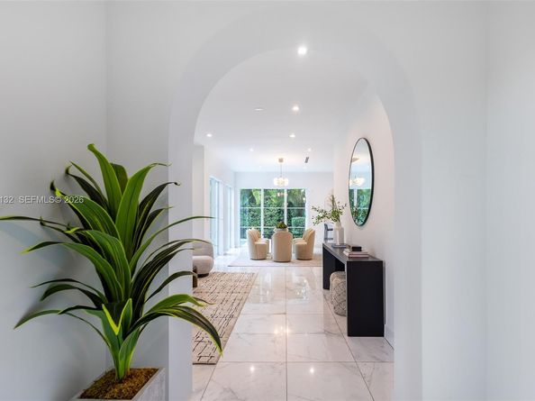 315 Santander Ave 315, Coral Gables FL 33134