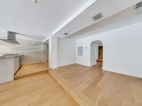 5244 Alton Rd, Miami Beach FL 33140