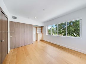 5244 Alton Rd, Miami Beach FL 33140