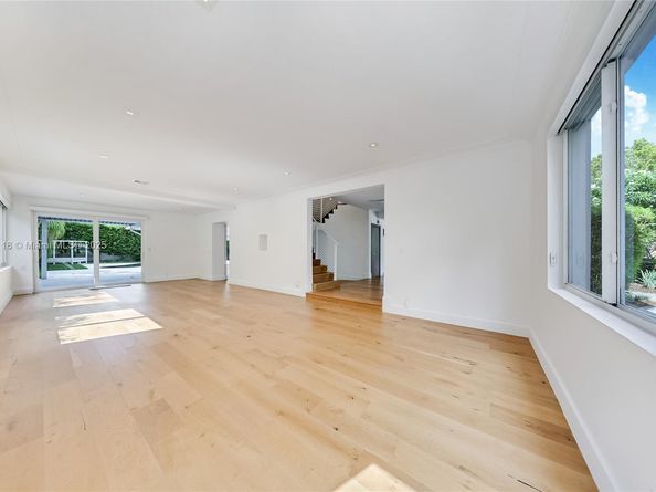 5244 Alton Rd, Miami Beach FL 33140