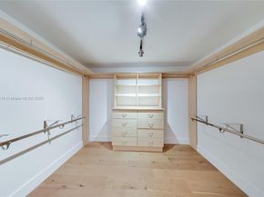 5244 Alton Rd, Miami Beach FL 33140