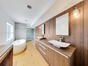 5244 Alton Rd, Miami Beach FL 33140