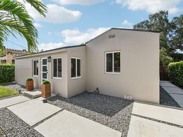 1361 NW 55th St, Miami FL 33142