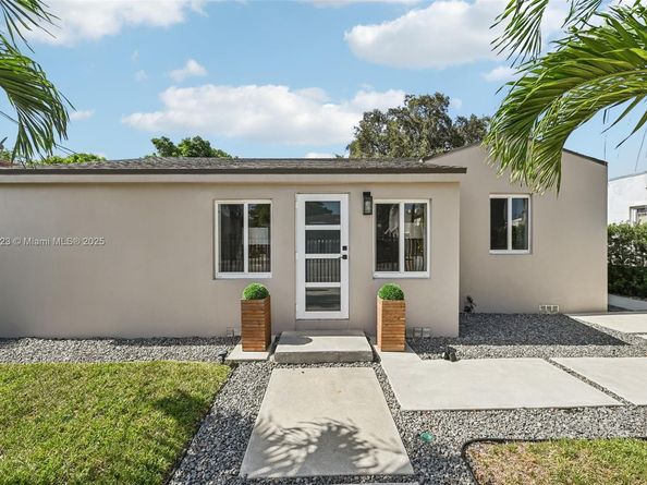 1361 NW 55th St, Miami FL 33142