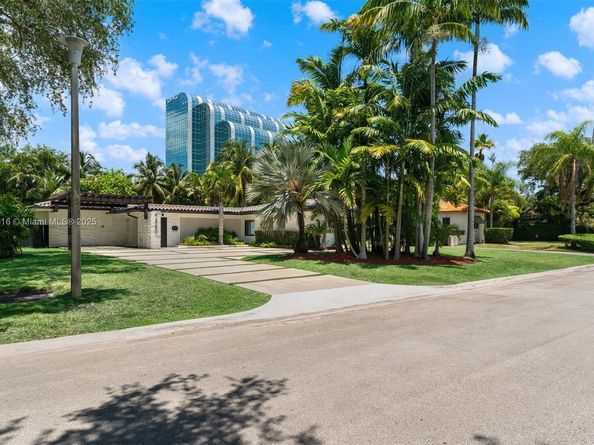 4250 Bay Point Rd, Miami FL 33137