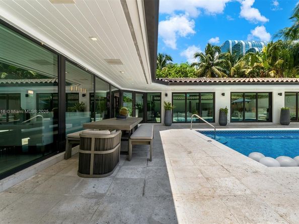 4250 Bay Point Rd, Miami FL 33137