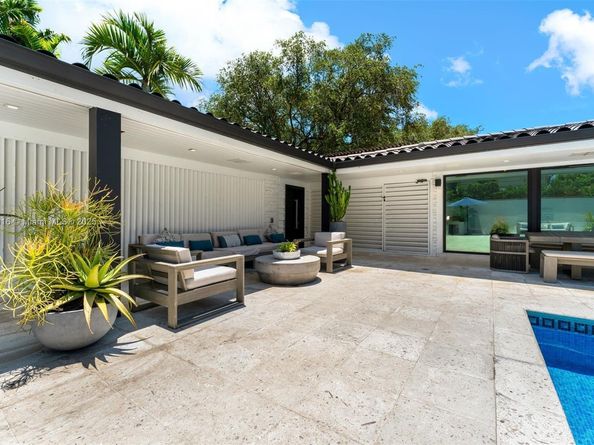 4250 Bay Point Rd, Miami FL 33137