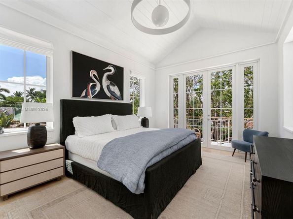 261 Greenwood Dr, Key Biscayne FL 33149