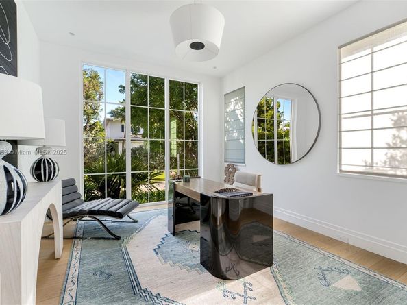 261 Greenwood Dr, Key Biscayne FL 33149