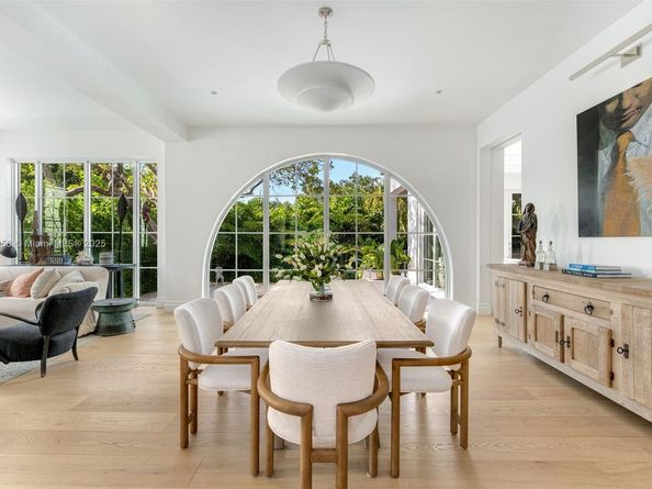 261 Greenwood Dr, Key Biscayne FL 33149