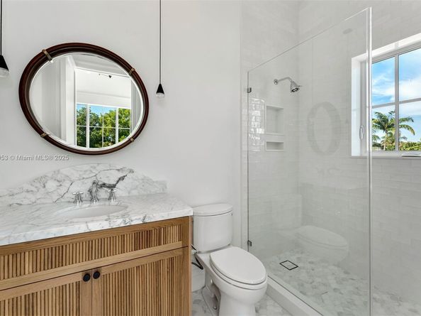 261 Greenwood Dr, Key Biscayne FL 33149