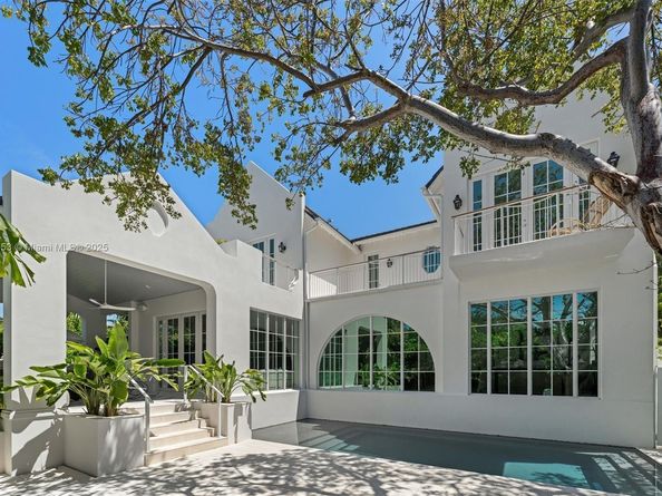 261 Greenwood Dr, Key Biscayne FL 33149
