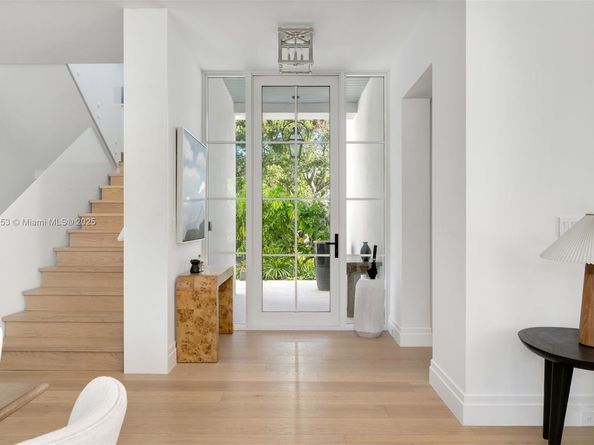 261 Greenwood Dr, Key Biscayne FL 33149