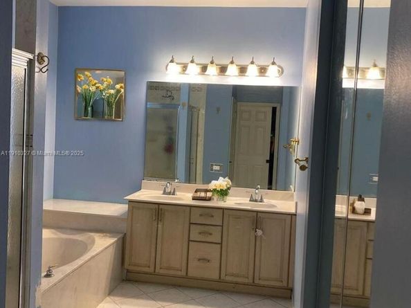 1032 Sequoia Ln, Weston FL 33327