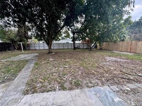 10521 NW 35th Ct, Miami FL 33147