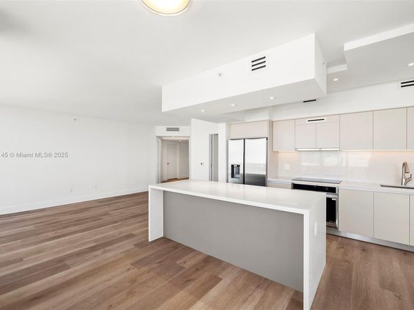 4779 Collins Ave 2407, Miami Beach FL 33140