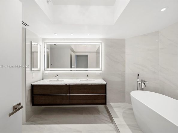 4779 Collins Ave 2407, Miami Beach FL 33140