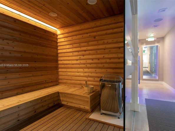 4779 Collins Ave 2407, Miami Beach FL 33140