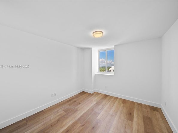 4779 Collins Ave 2407, Miami Beach FL 33140