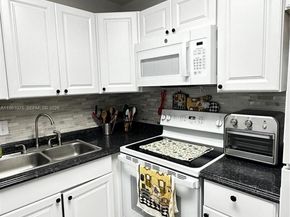 220 Cambridge I 220, West Palm Beach FL 33417