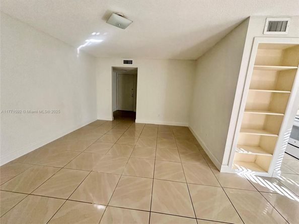 915 Riverside Dr 513, Coral Springs FL 33071